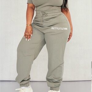 PrettyLittleThing Women's Green Jogger Pants